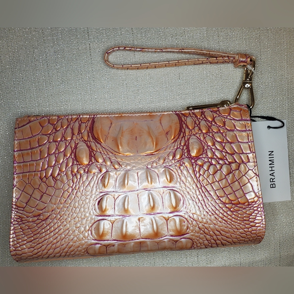 NWT Brahmin Apricot Rose Daisy Wristlet Clutch